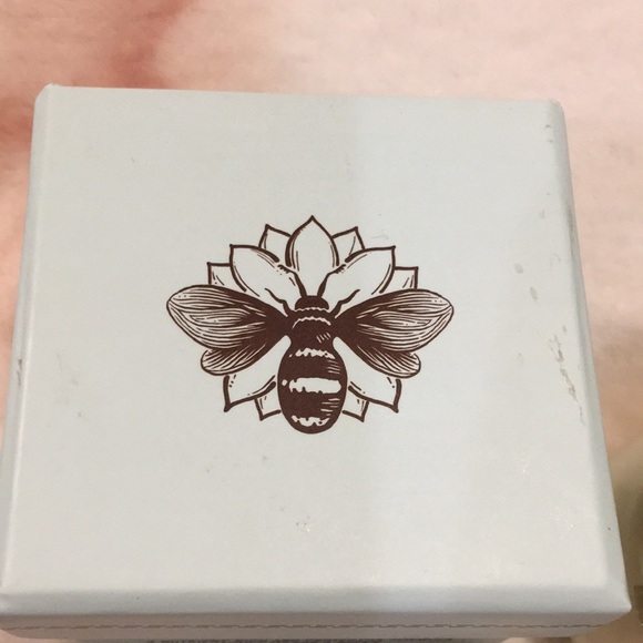 Savannah Bee Co Chamomile & Myrrh Royal Jelly Body Butter NWT 1.65 oz Boxed - Picture 2 of 16